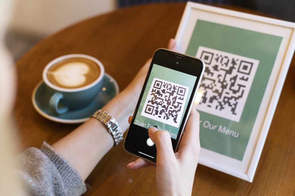 Agence de communication Tours - Image QR Code pour scanner un menu de restaurant